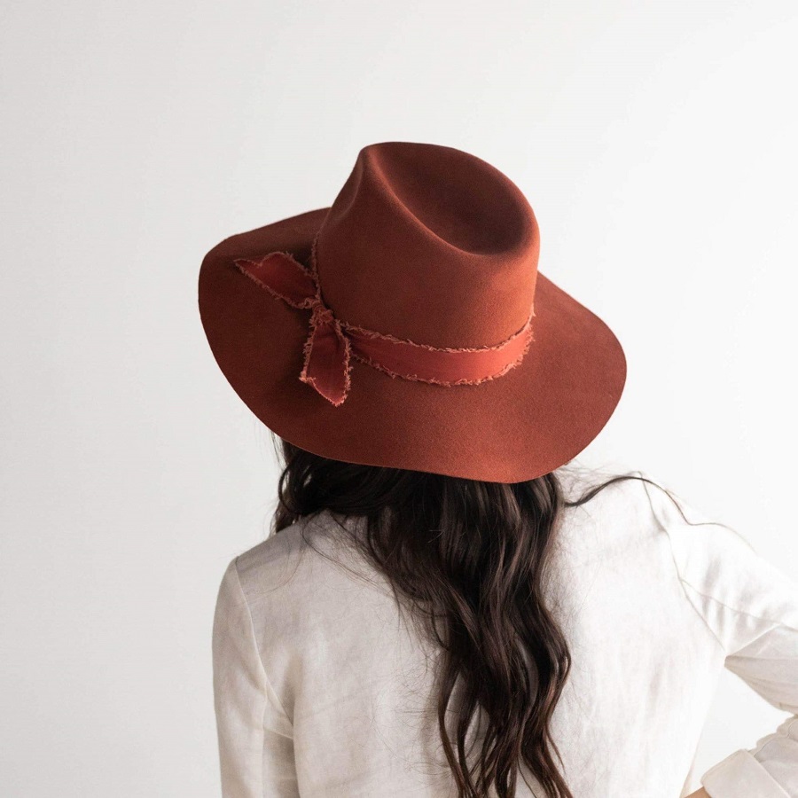 winter fashion accessories 