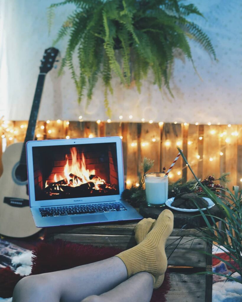 christmas photoshoot fireplace on computer