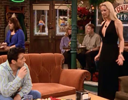 Phoebe-Buffay-Sexy-black-dress
