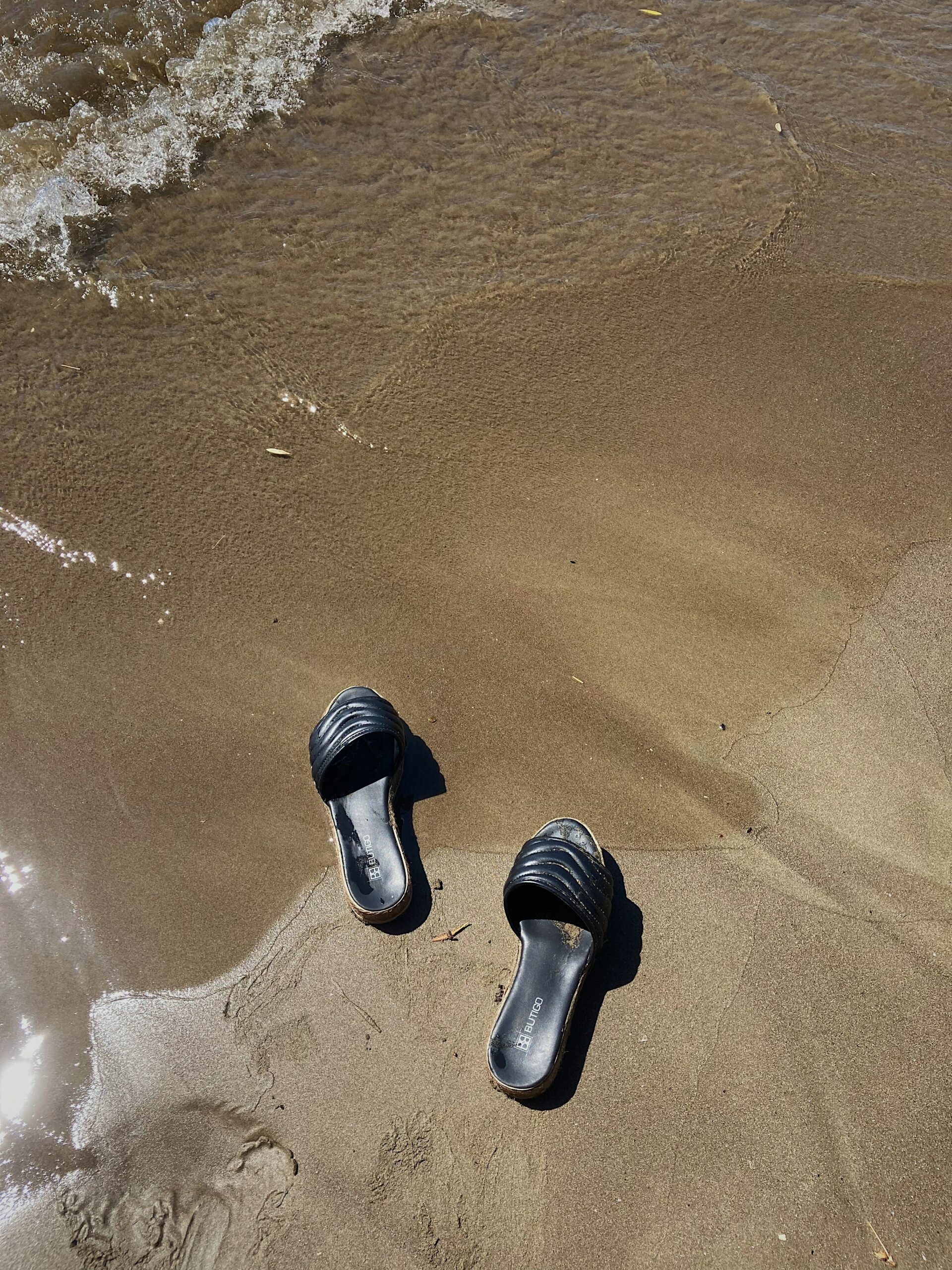 open shoes or open shoes 2