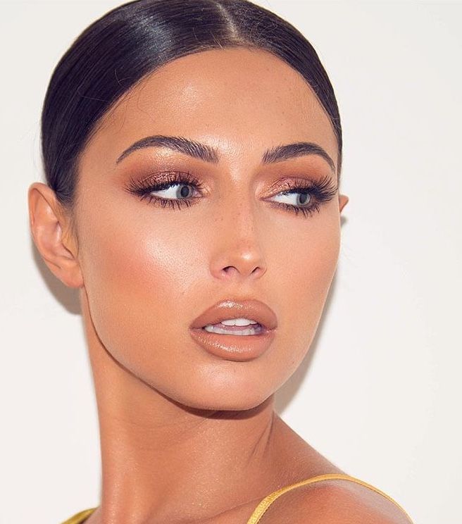 MAKEUP TRENDS #3. TANNED MAKEUP LOOKS