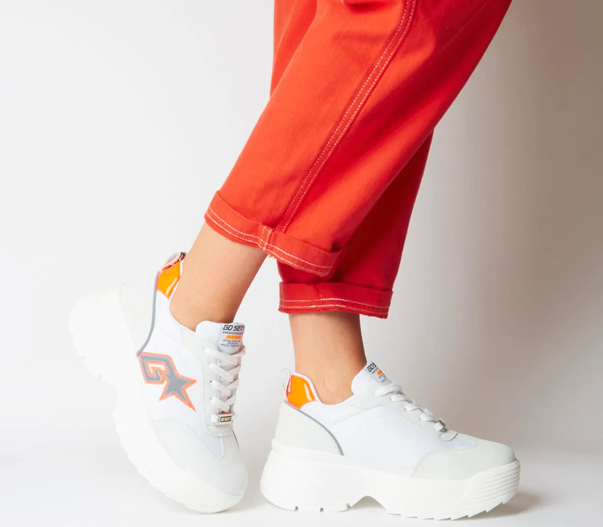 What Color of Shoes is perfect For All Outfits?