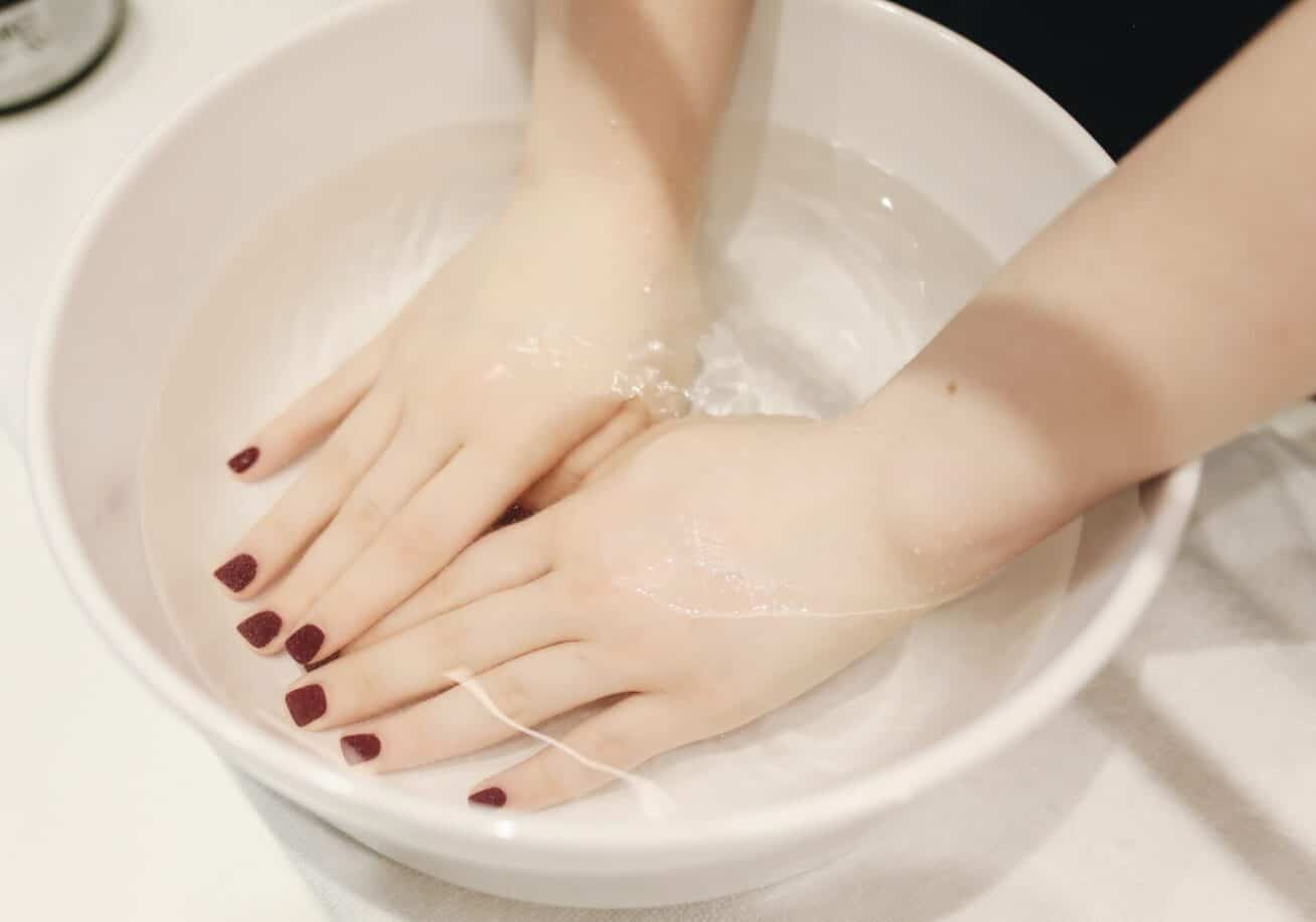easiest method on How to remove press-on nails