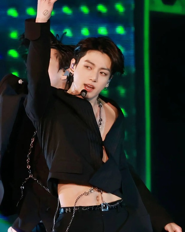 JUNGKOOK 2
