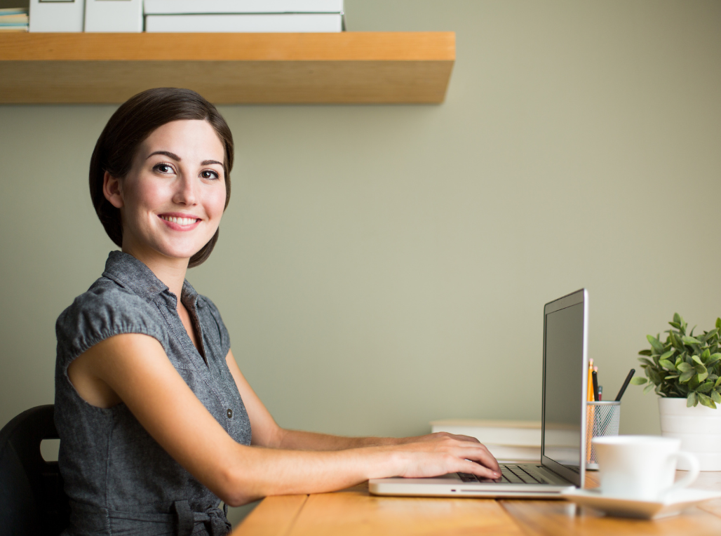 woman writing fashion blog affiliate marketing