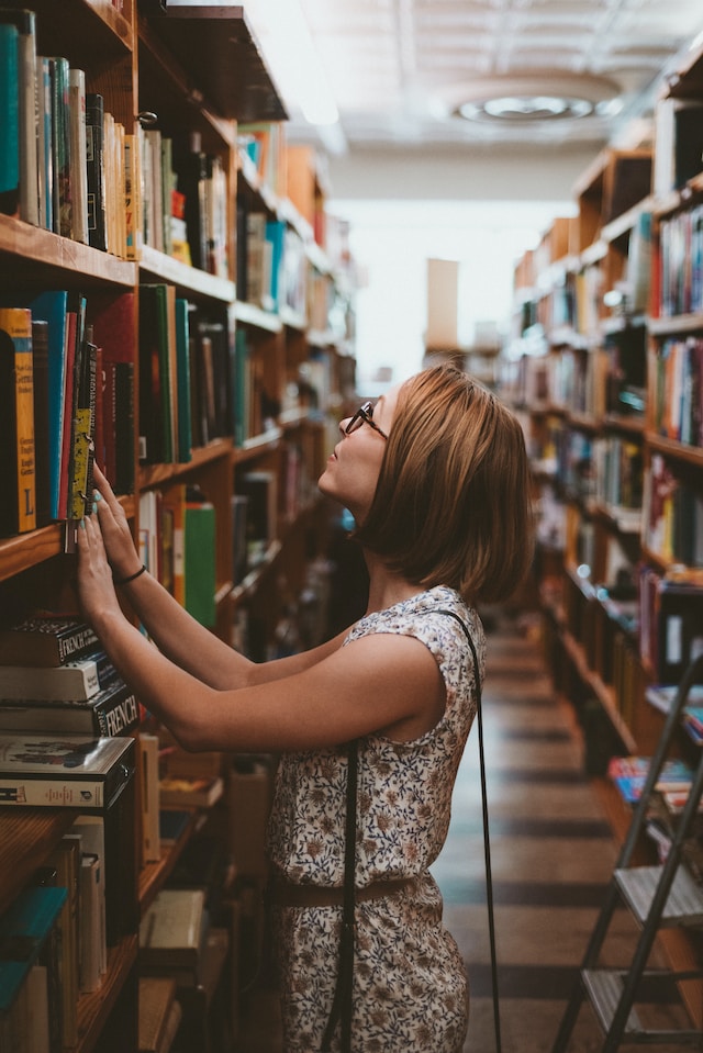 intj fashion girl in library