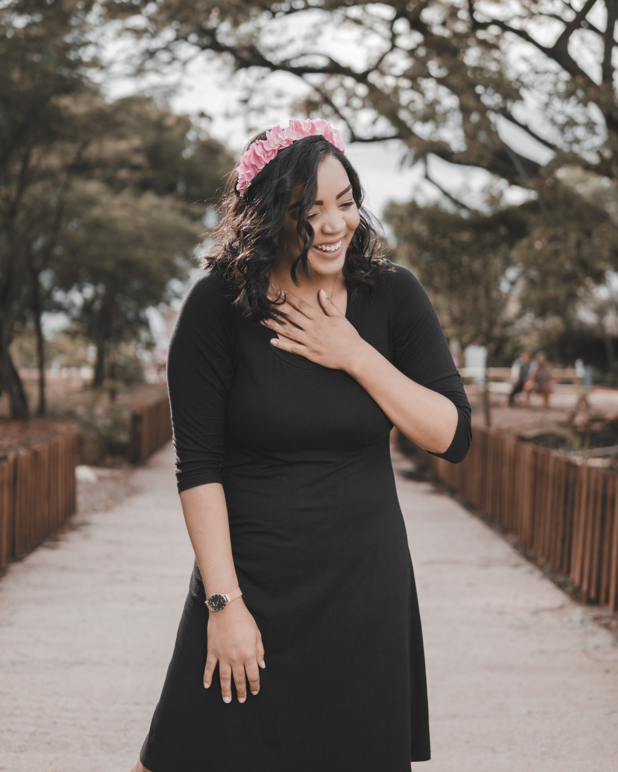 INTJ fashion girl in black dress
