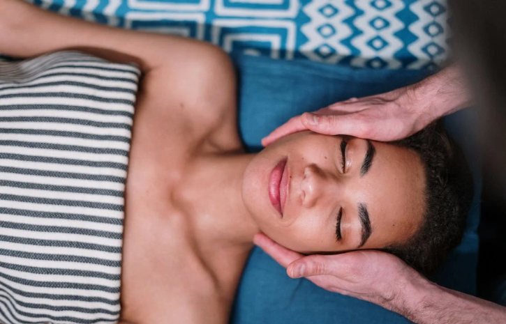 summer night skincare routine facial massage 