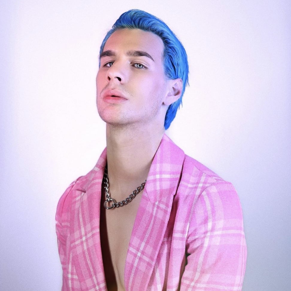 Brad Mondo Hair Dye: Commonly Asked Questions and Answers