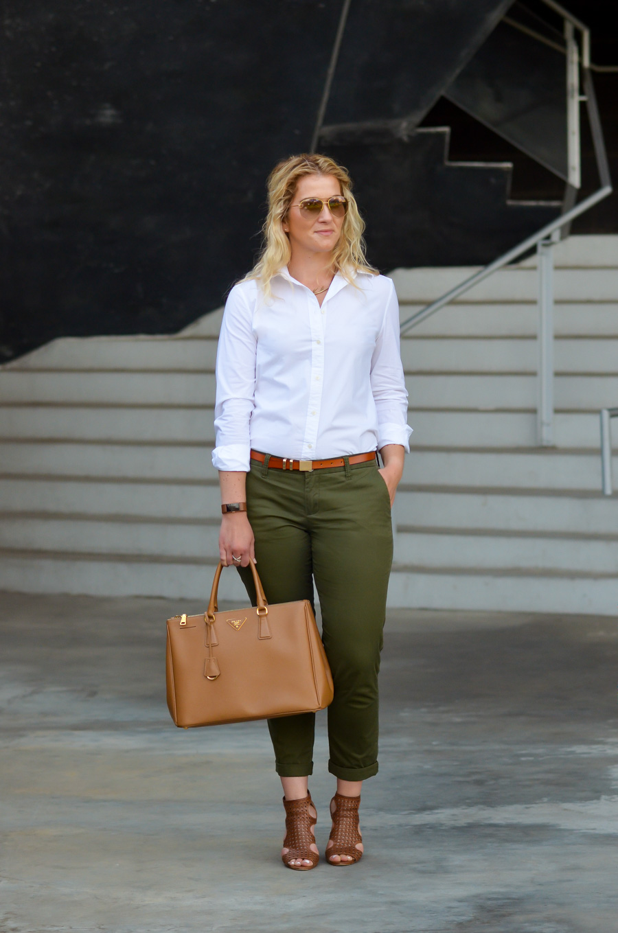 How to Wear and Accessorize Chinos for Women