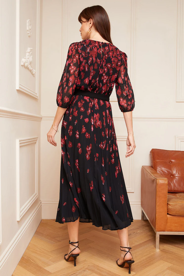 3/4-sleeved printed pleated midi dress