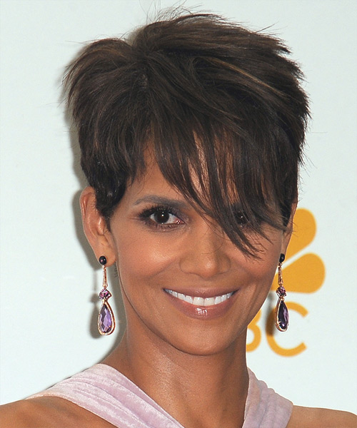 Halle Berry's Pixie Cut: Red Carpet Hairstyles