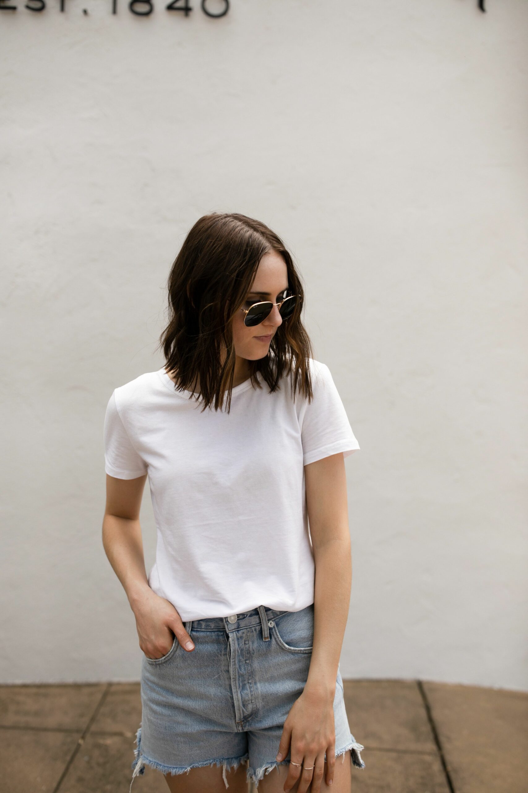 minimalist clothing white t shirt