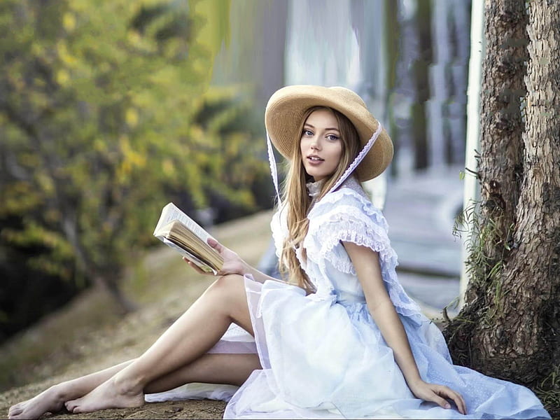 Grace Van Dien: fashion