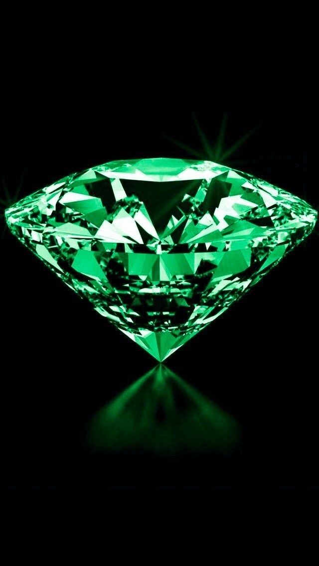 The emerald experience solitaire cut