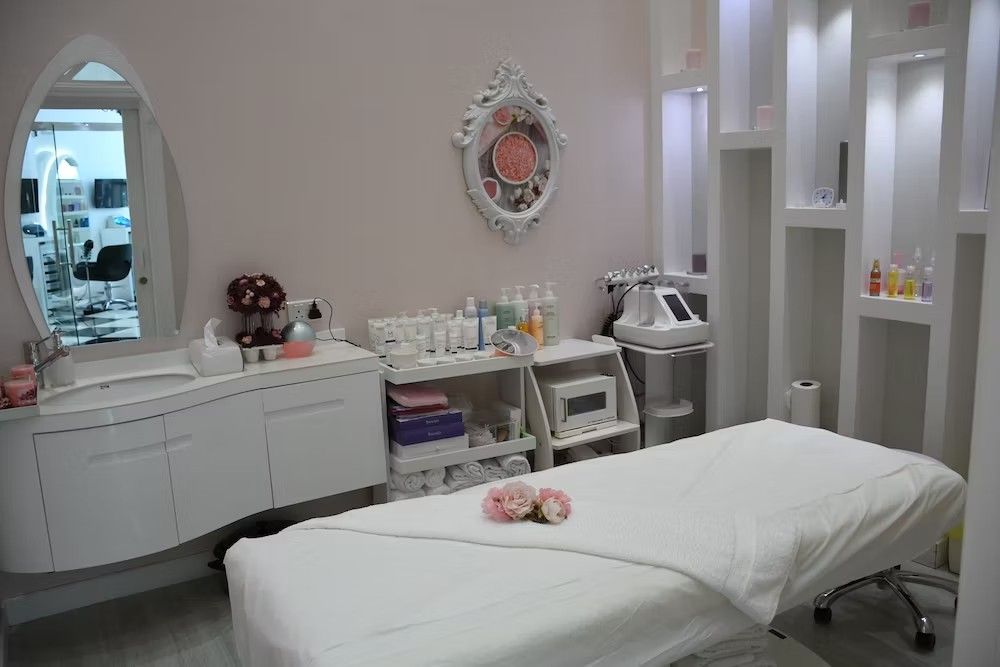 whitening injections procedure room