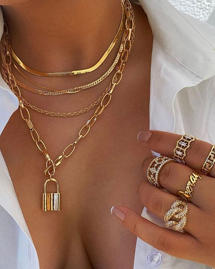 Fashion jewelry layering necklaces