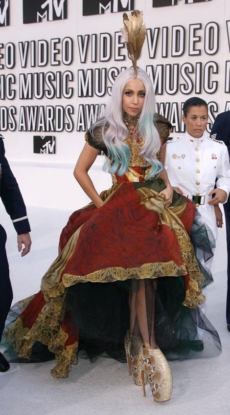 Lady Gaga outfits 2010 VMA