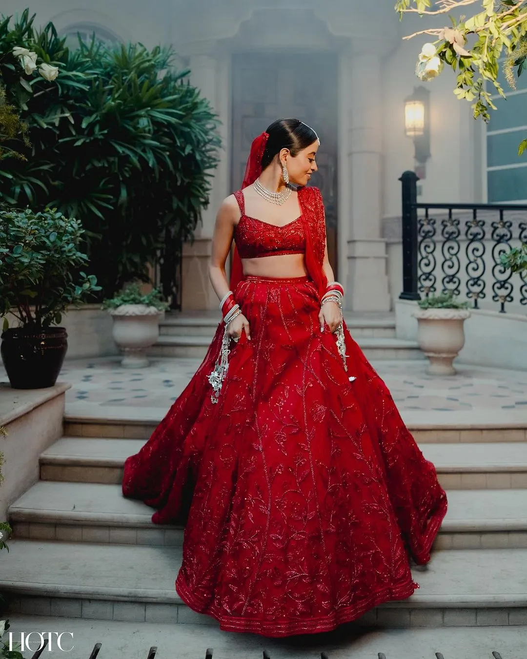 bridal lehengas red