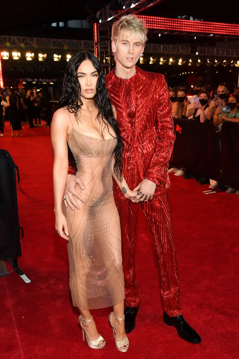 Machine Gun Kelly and Megan Fox daring red carpet!