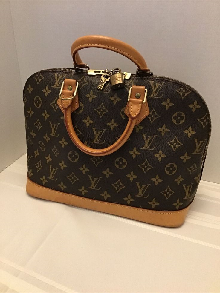evolution of Louis Vuitton 2000's bag