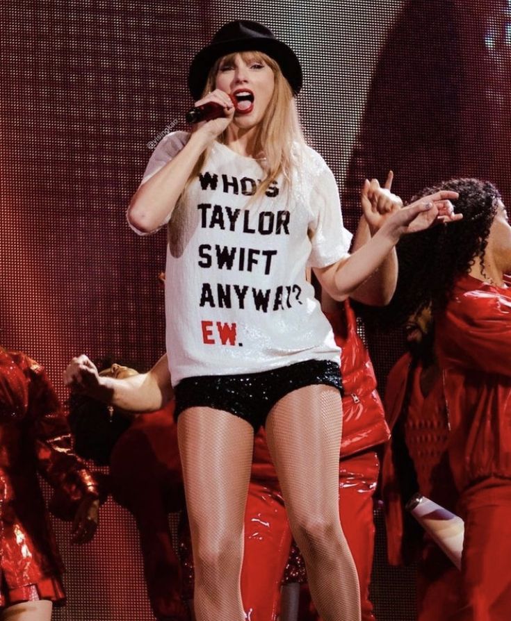 Taylor Swift outfits Red era