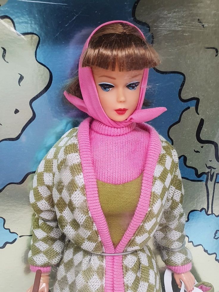 Grammy Awards Barbie Doll inspired Bili Eilish outfit 