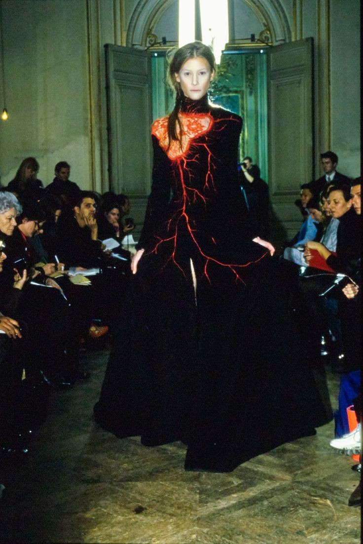 Olivier Theyskens Fall/Winter 1998/1999