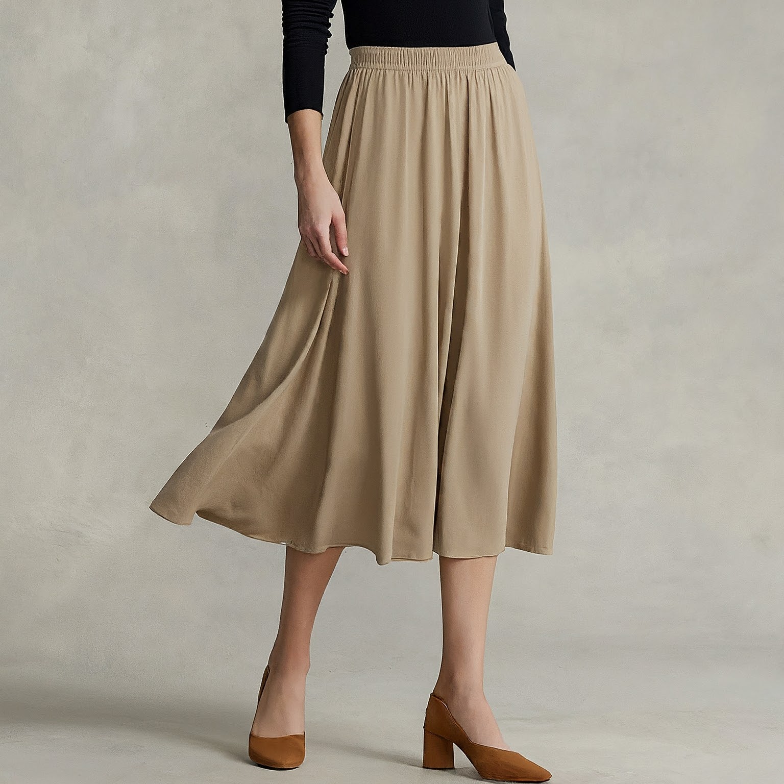 Biege skirt wardrobe essentials