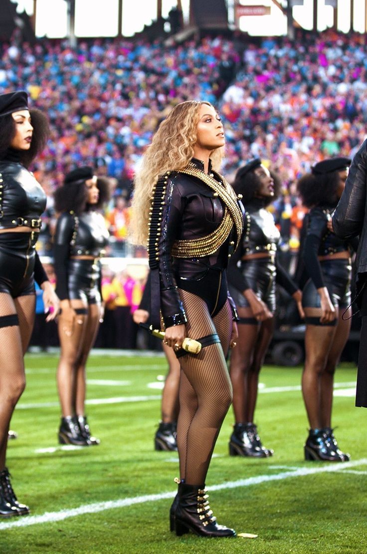 Super Bowl halftime show fashion moments Beyonce