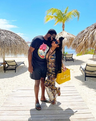 Valentine's Day gift ideas hugging