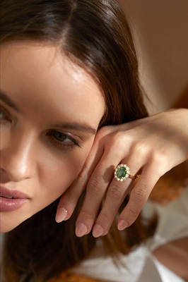 Colored Gemstones Engagement Ring Trends
