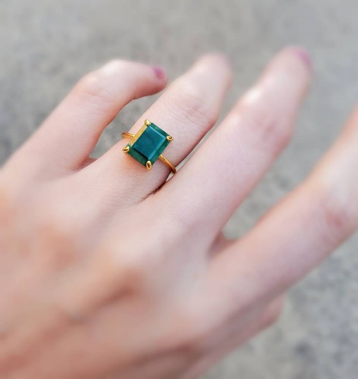 Eco-Friendly Bling Engagement Ring Trends 2024