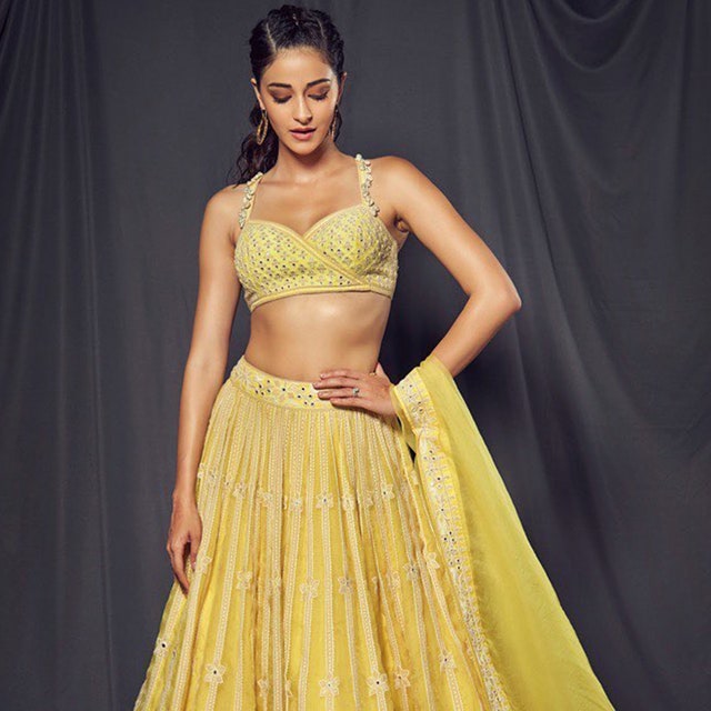 Ananya Pandey fashion In yellow Curta
