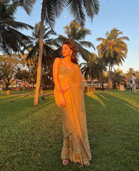 Ananya Pandey fashion in wrap