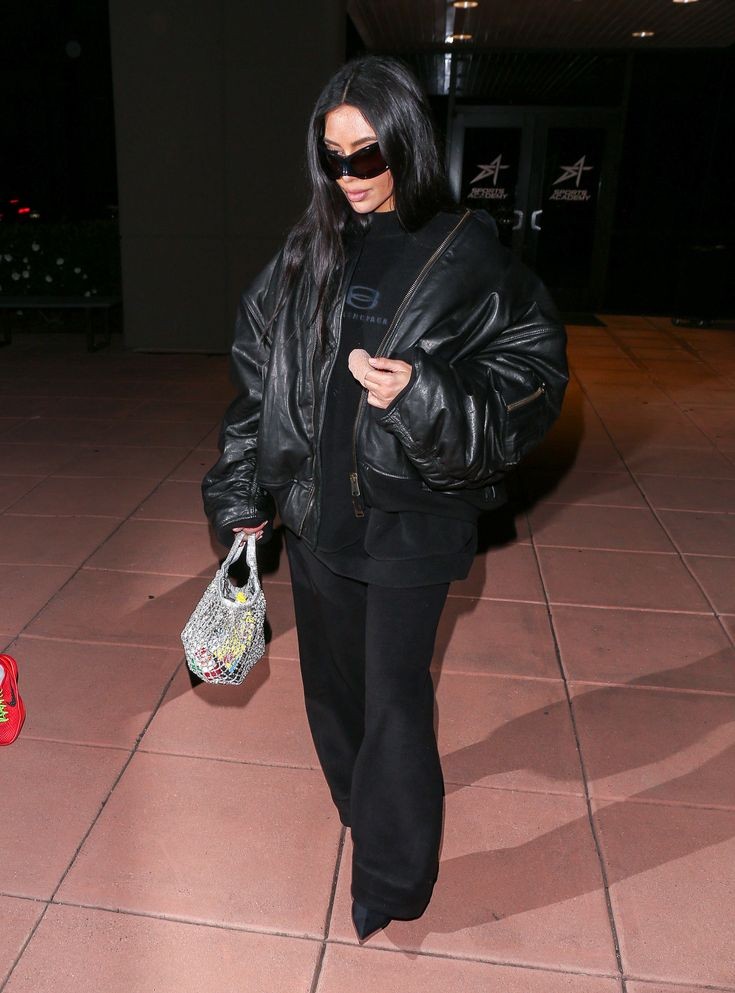 All Black Monochrome  Kim Kardashian street-style 