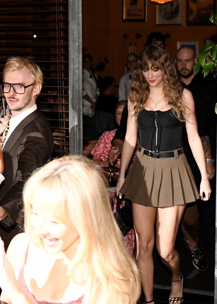 Taylor Swift night out outfits 