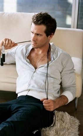 Ryan Reynolds outfits weekend vibes
