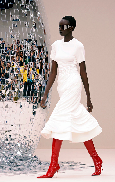 Emily Ratajkowski outfits look alike