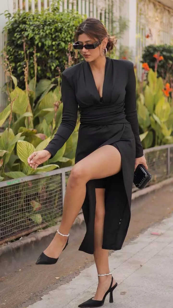 Anjali Arora hot dress