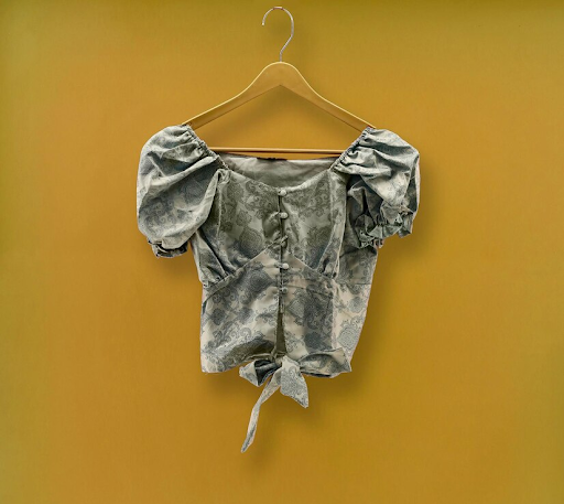 fashion-oriented tops crop top