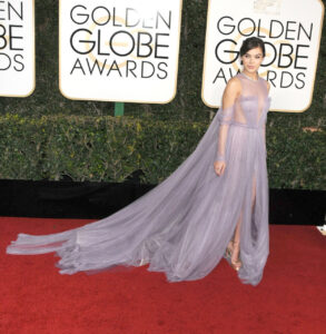 Hailee Steinfeld: red carpet dress