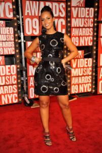 Alicia Keys sexy in black