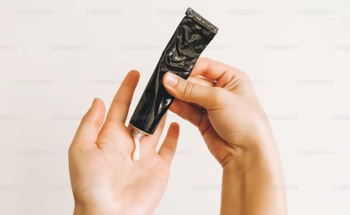 Tips for Treating Dry Skin: moisturizer