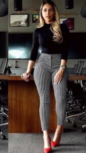 Petite Women Outfit: The Magic High-Waisted Everything 2