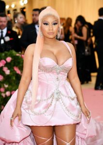 Nicki Minaj in Retro Glamour dress