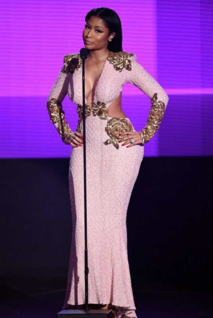 Nicki Minaj outfits AMA 2015