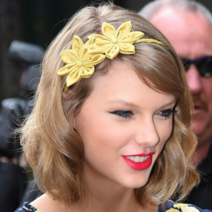 Taylor Swift in a hot headband