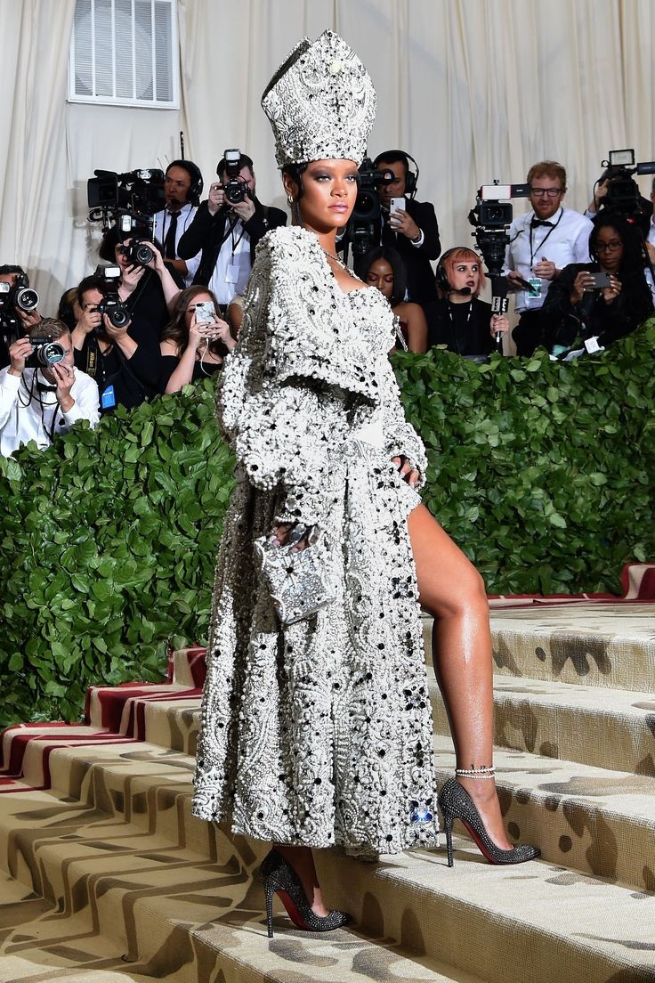 Rihanna outfits MKet gala 2018