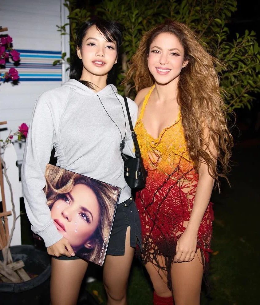 Coachella celebrity outfits Lisa and Shakira